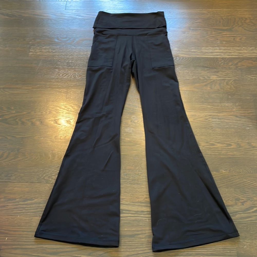 OFFLINE By Aerie The Hugger High Waisted Foldover Flare Leggings Size Small